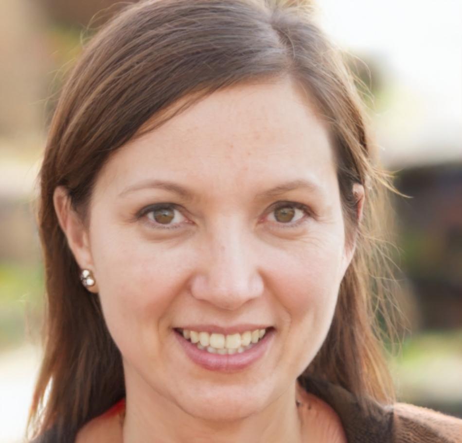 Sarah Mitchell - Investment Education Specialist